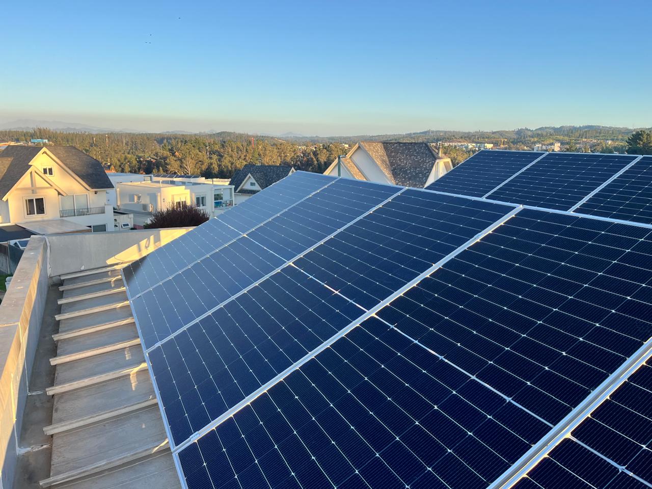 Sistema fotovoltaico residencial en vivienda